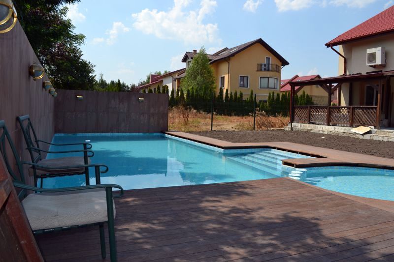 PISCINA 12 X 6 CON JACUZZI