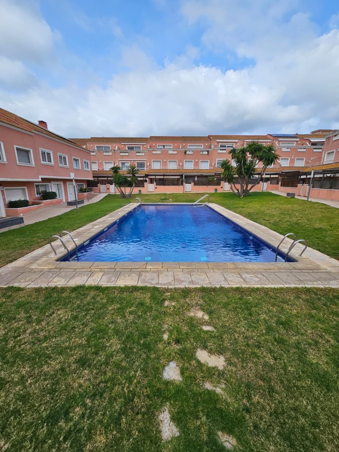 Mantenimiento de piscina comunitaria