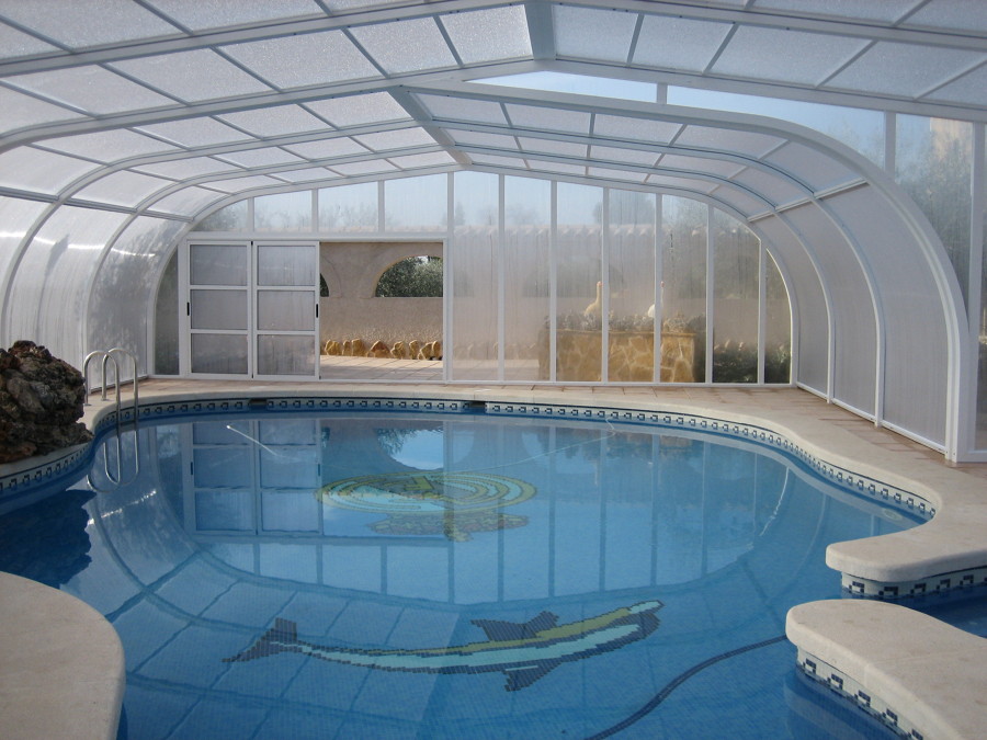 Piscina con cubierta