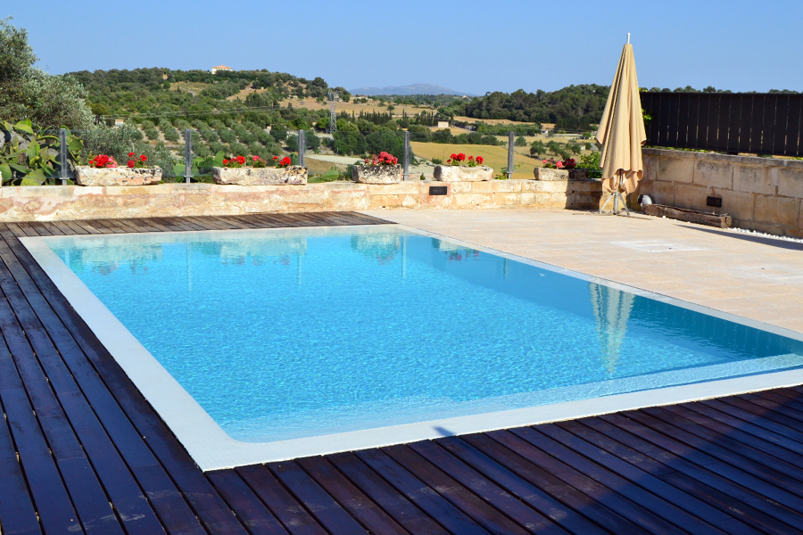 Piscina con Desbordante Oculto
