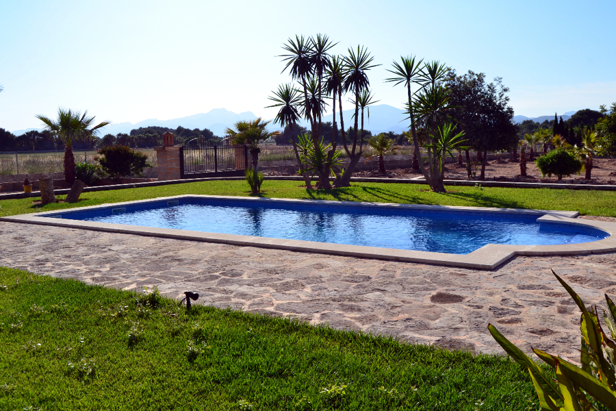Piscina con Escalera Romana