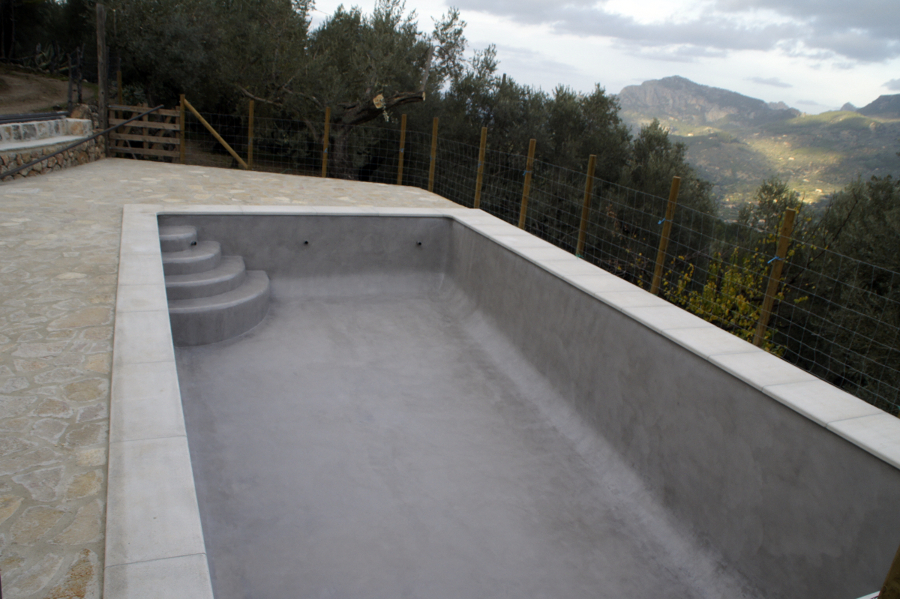 piscina con microcemento