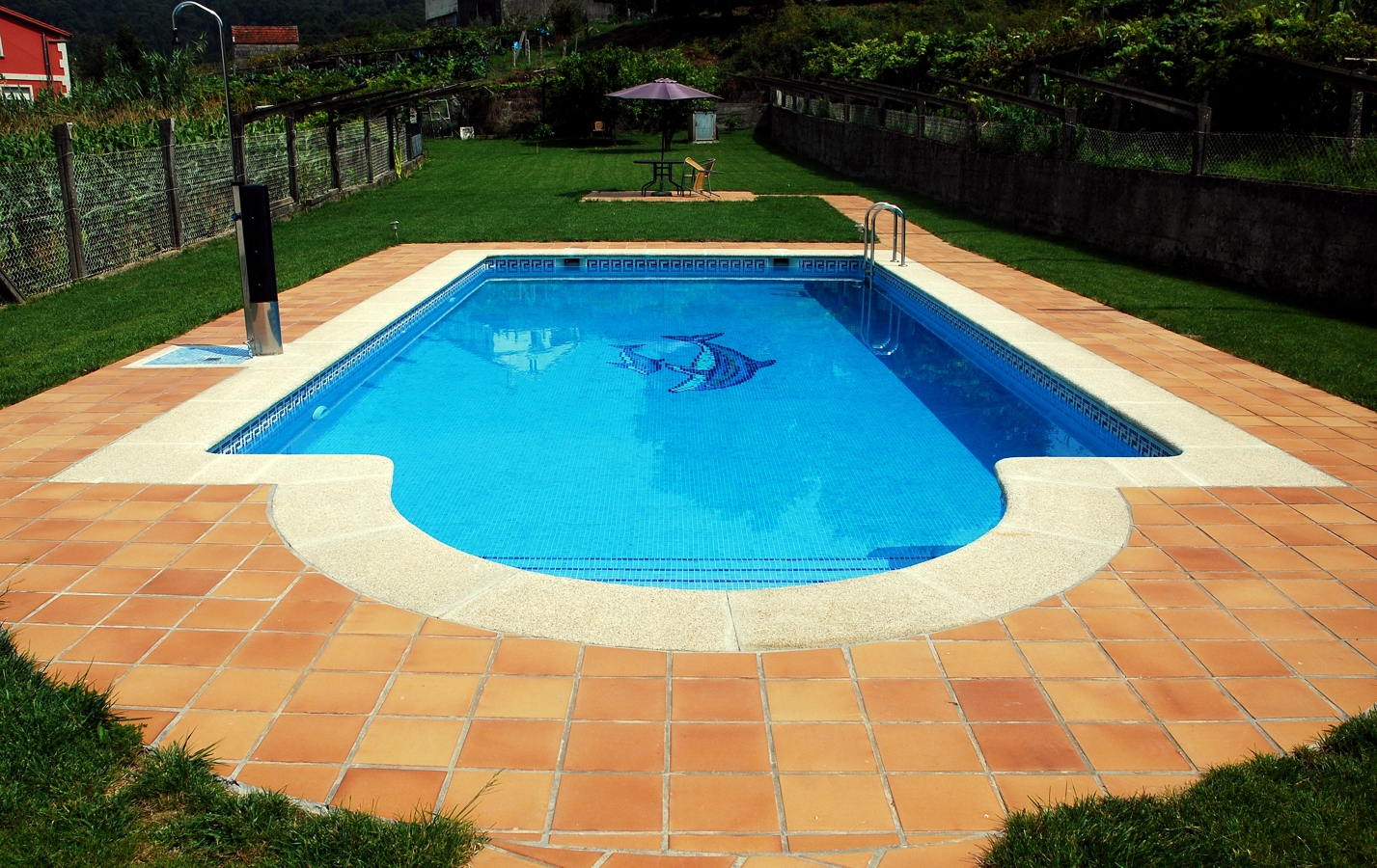 PISCINA  DE  JARDÍN