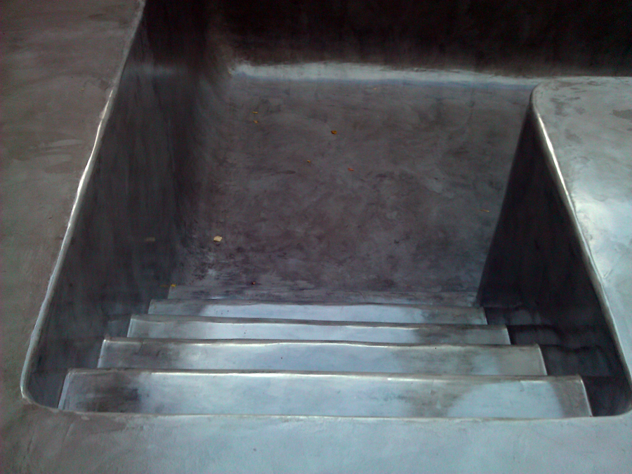 piscina de microcemento