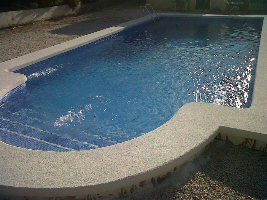 piscina en La Alcayna