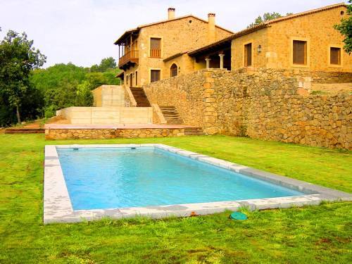 Piscina en masia