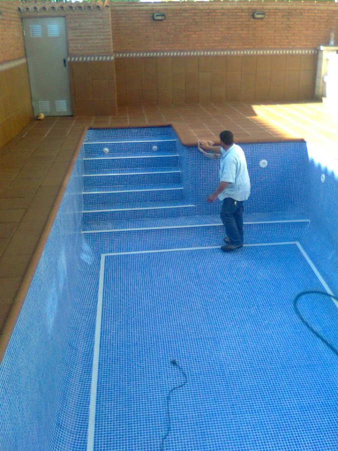 PISCINA EN PLENA OBRA 