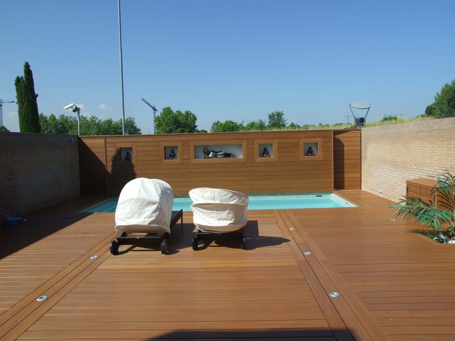 Piscina y terraza en Pozuelo