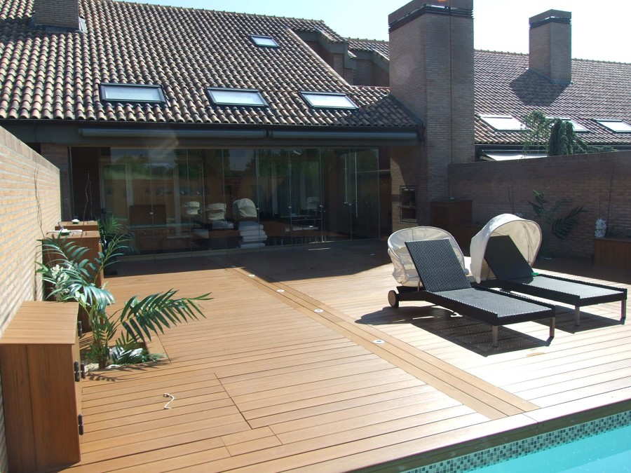 Piscina y terraza en Pozuelo