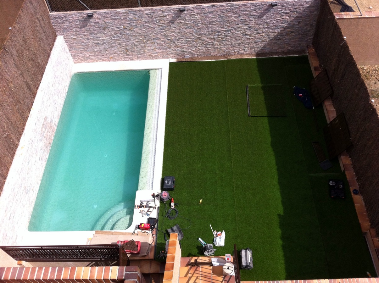  CONSTRUCCION PISCINA Y JARDIN CESPED ARTIFICIAL  LAS ROZAS 1