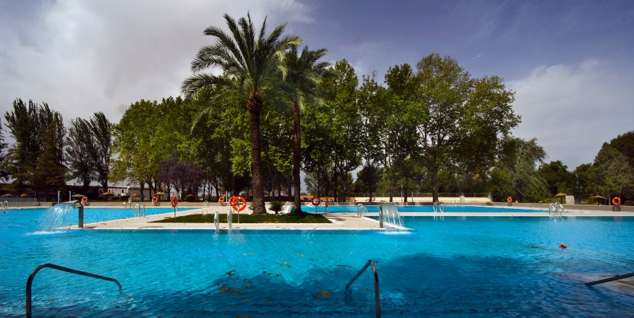 PISCINA MUNICIPAL MONTILLA