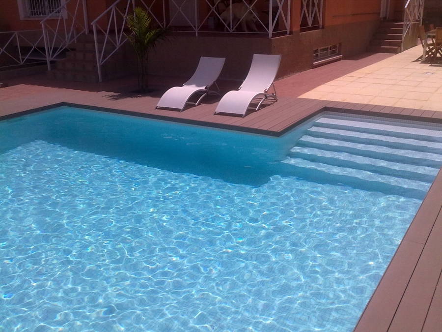 Piscina privada en Los Olivos