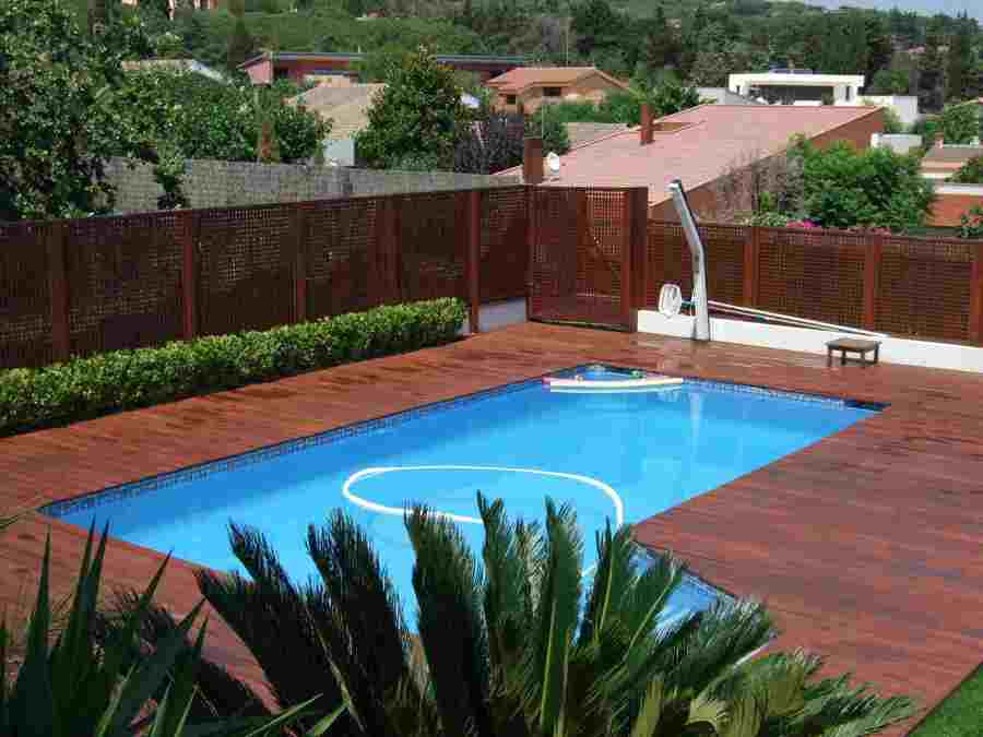 Piscina y playa en madera