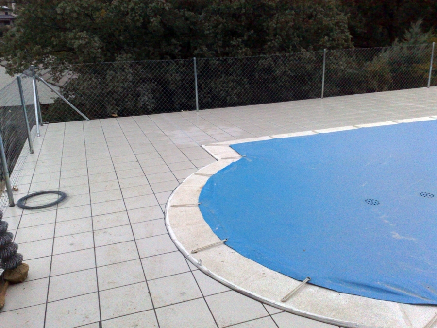Piscina y solera