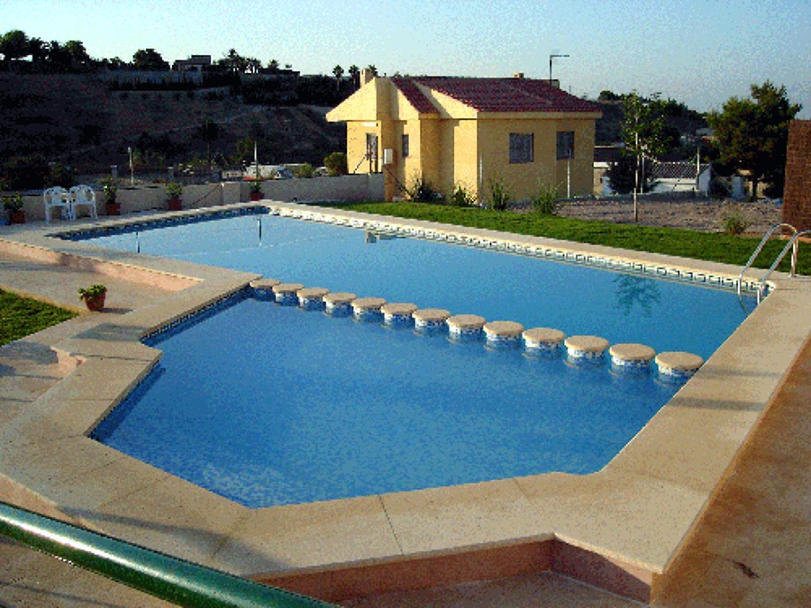 PISCINA