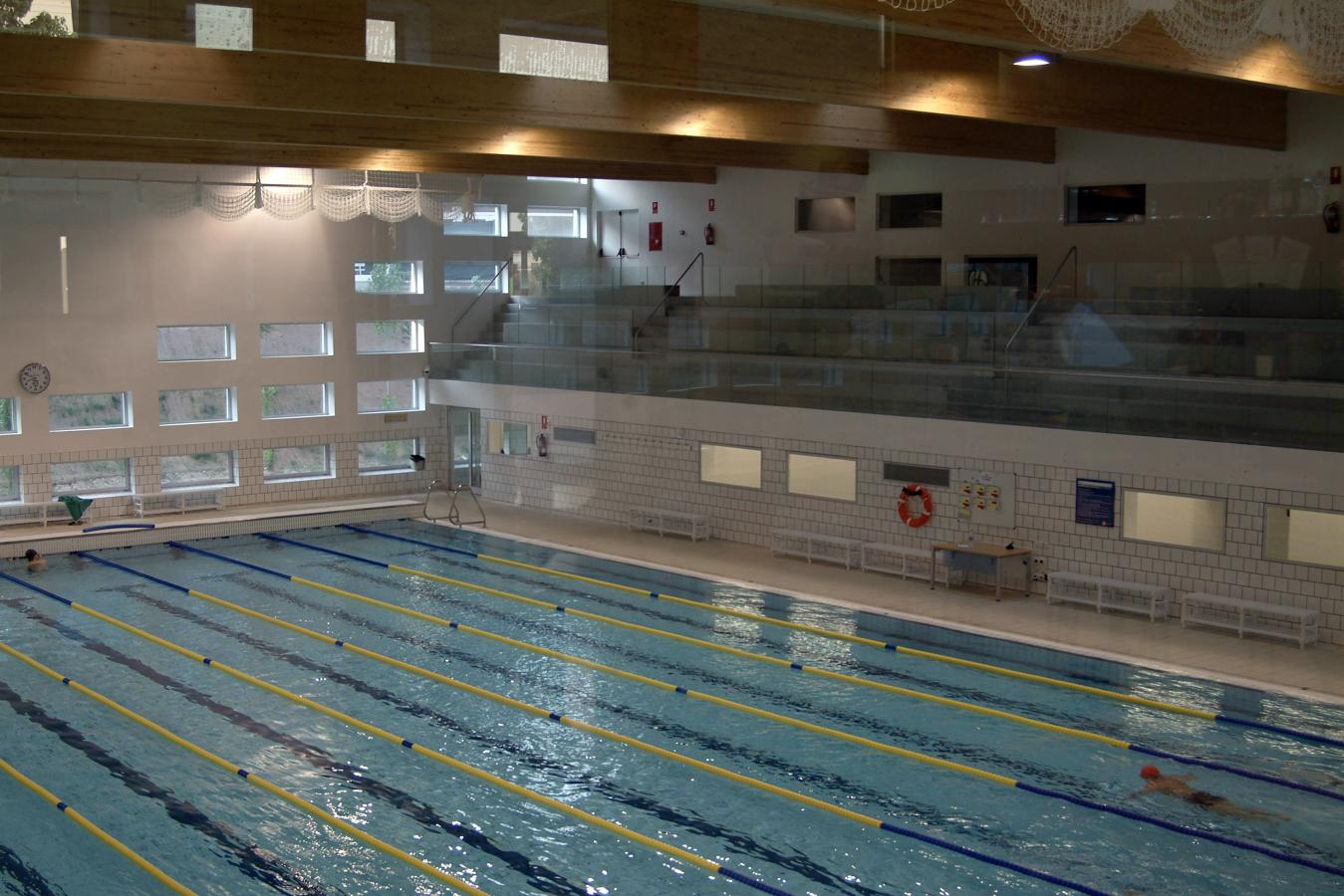 Piscinas, polideportivos