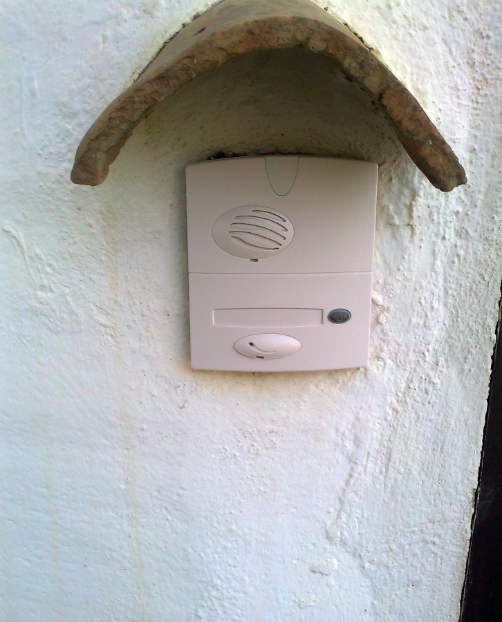 Placa exerior portero inalambrico via radio HAGER