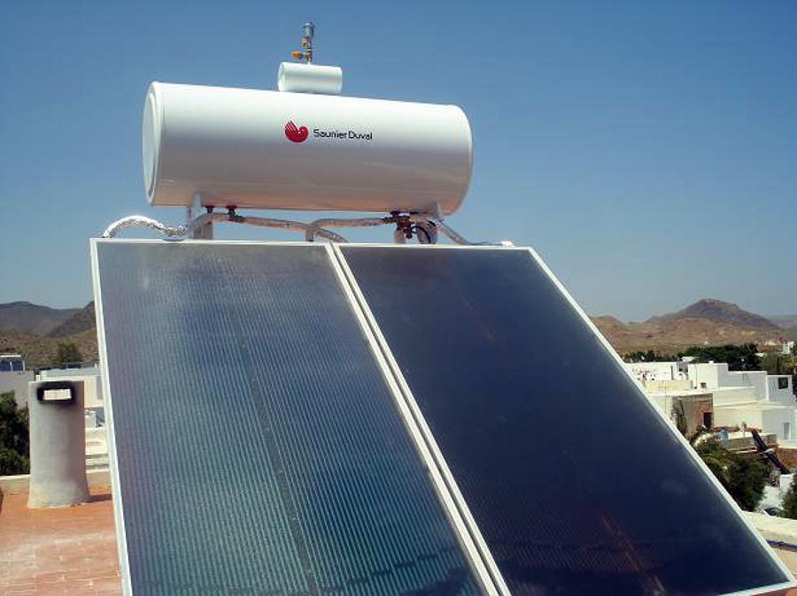 Placa solar agua caliente Saunier Duval en Almeria
