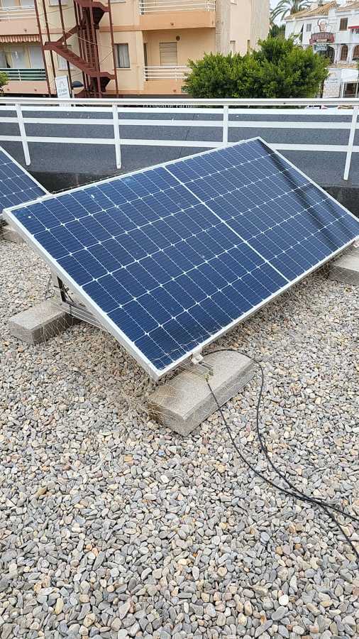 Instalación de redes en placas solares