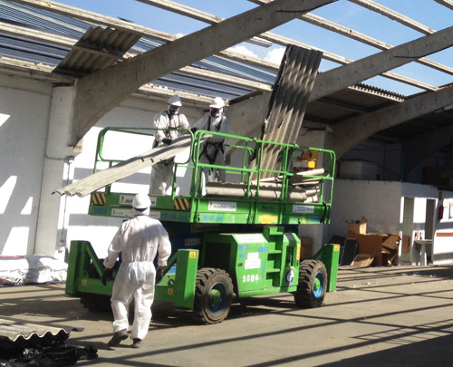 Montaje de Cubiertas con Panel Sándwich.