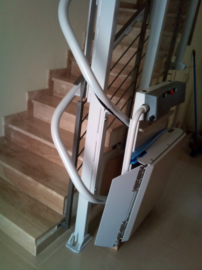 PLATAFORMA SUBE-ESCALERAS