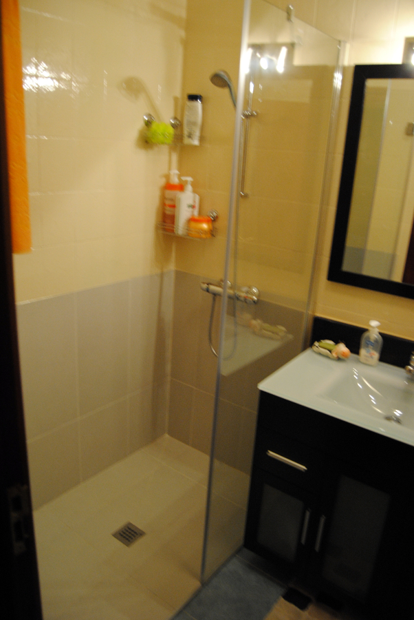 Plato de ducha de obra .