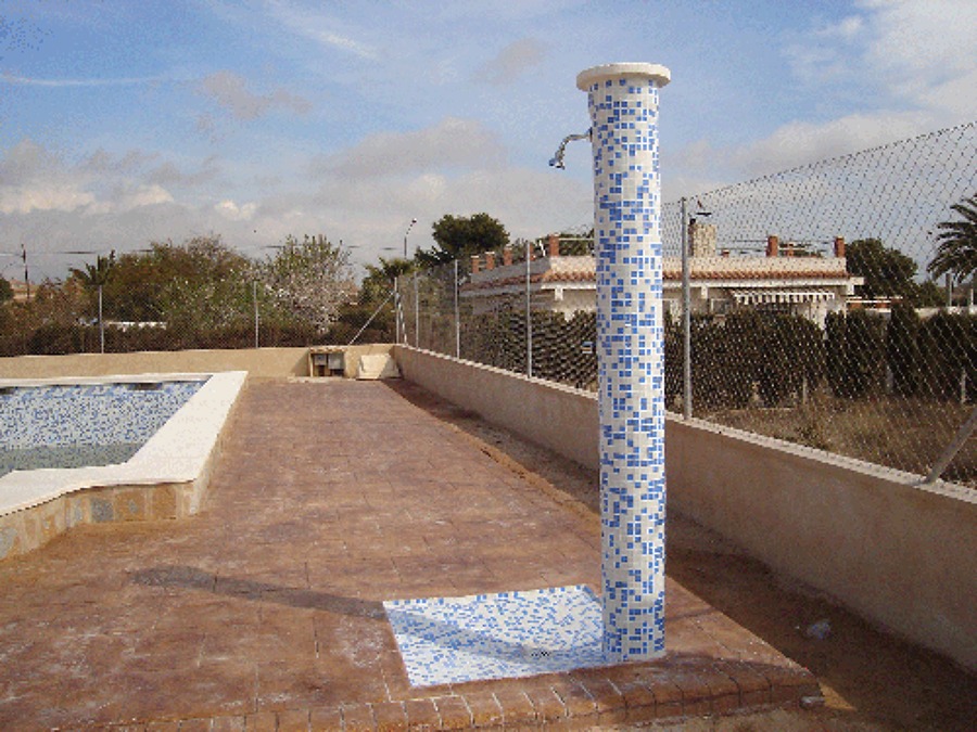 PLATO DE DUCHA EXTERIOR