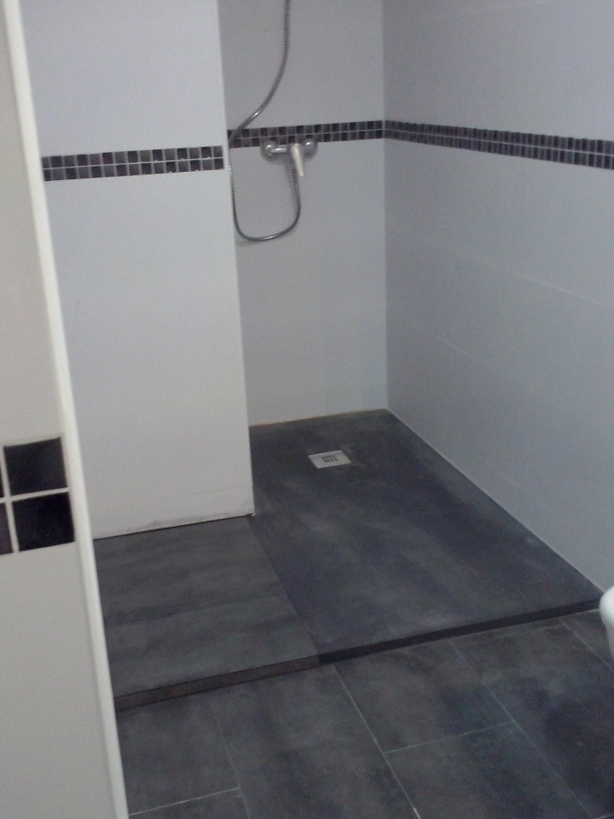 PLATO DUCHA RESINA CON ZONA DE SECADO