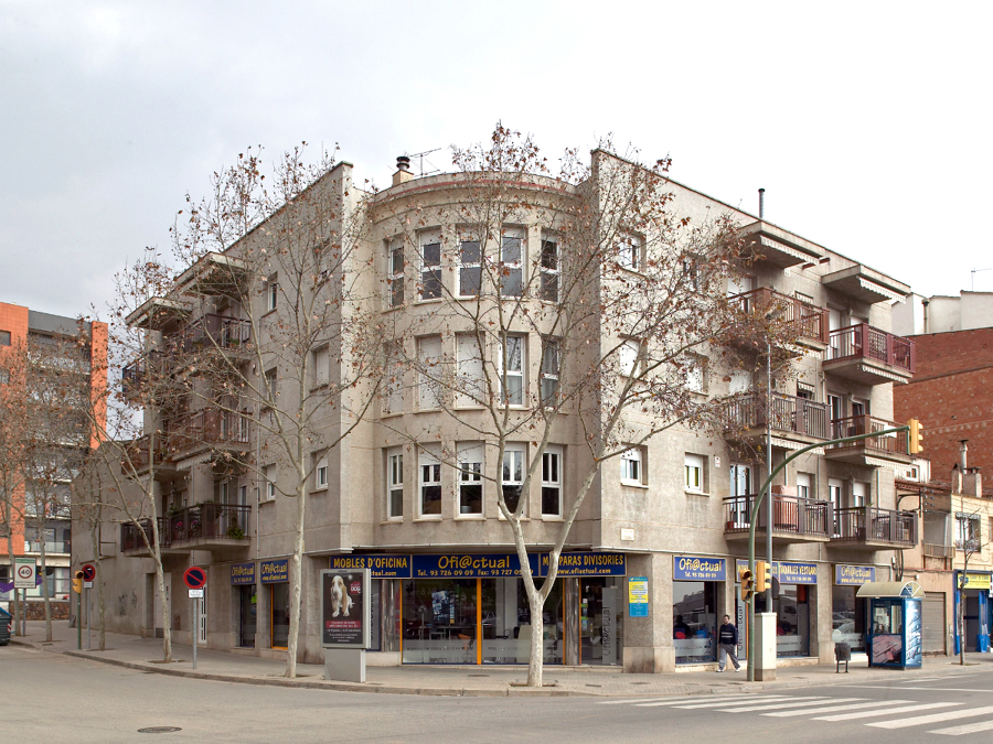 plurifamiliar en esquina 