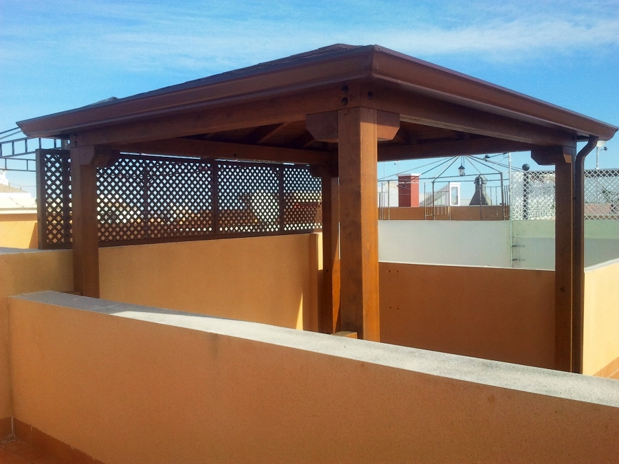 Cenador a 4 aguas con Tegola y Celosia