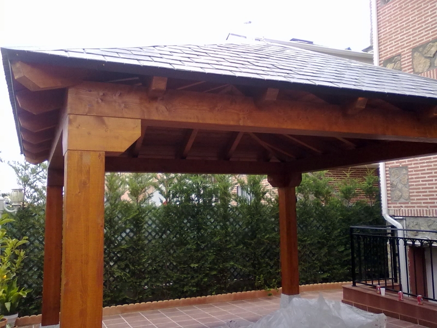 Cenador a 4 aguas con Pizarra