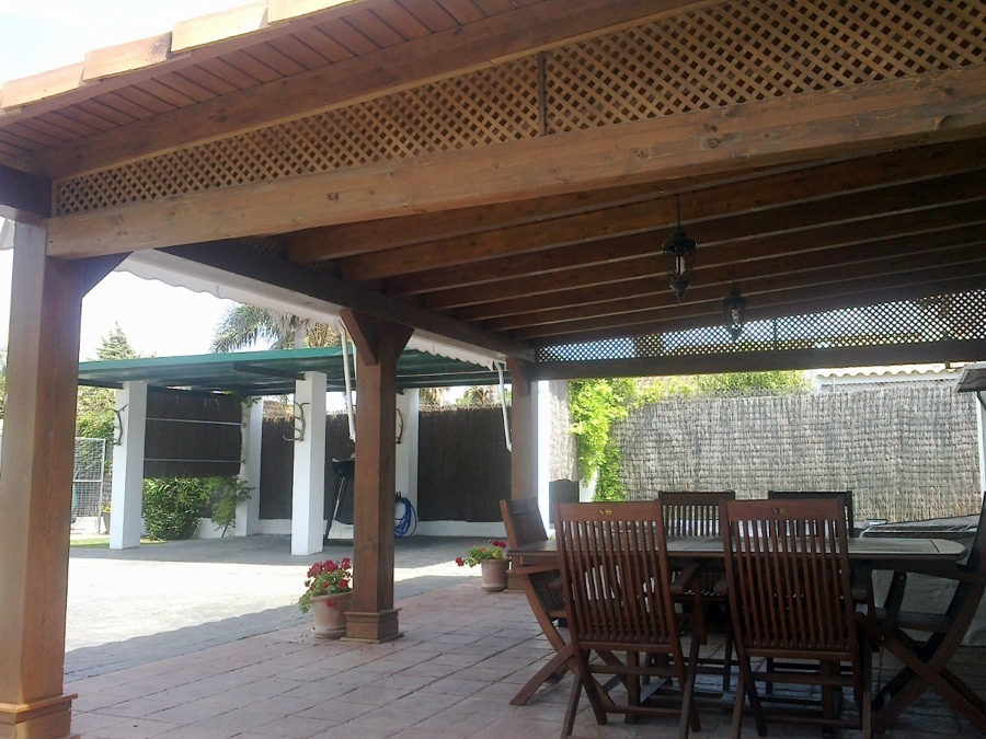 Porche de madera a un agua