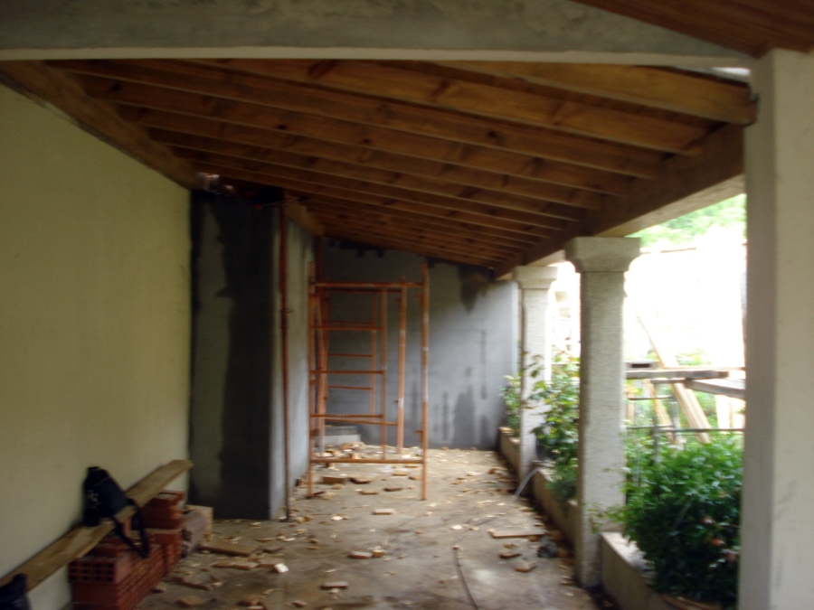 Porche de madera en Teis