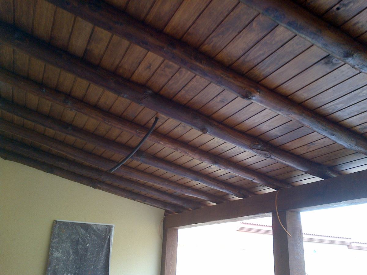 porche de madera tratada