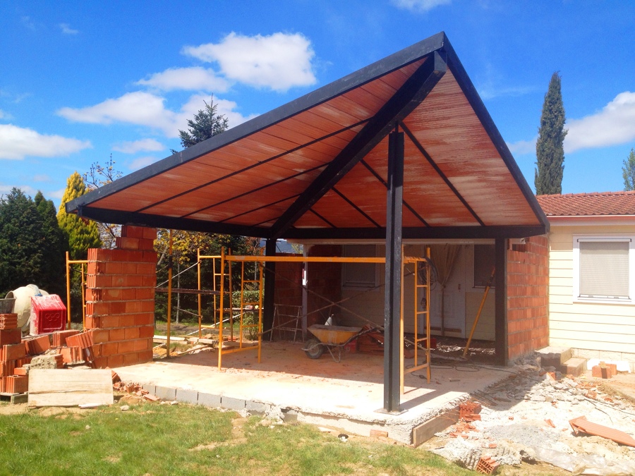 PORCH - GEDECKTER GARTEN PLATZ