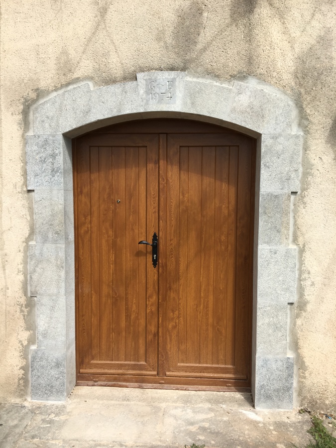 Porta entrada en punt rodo 1