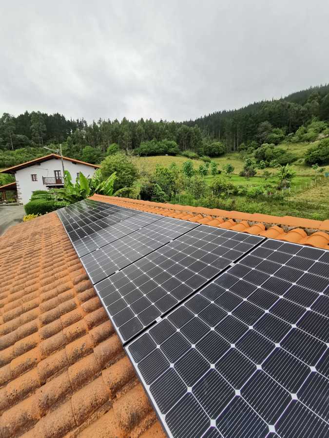 INSTALACIÓN FOTOVOLTAICA EN ISPASTER