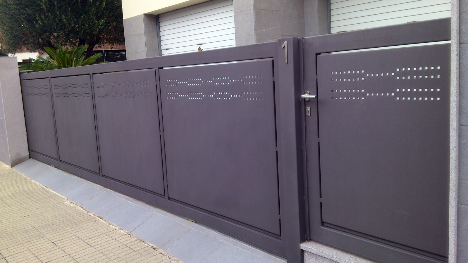 Portal y puerta de diseño