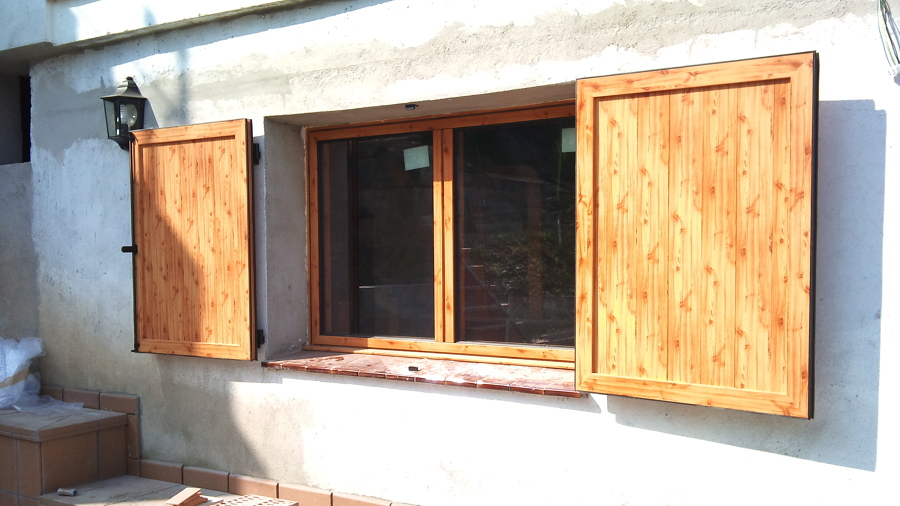 PORTICONES RUSTICOS DE ALUMINIO