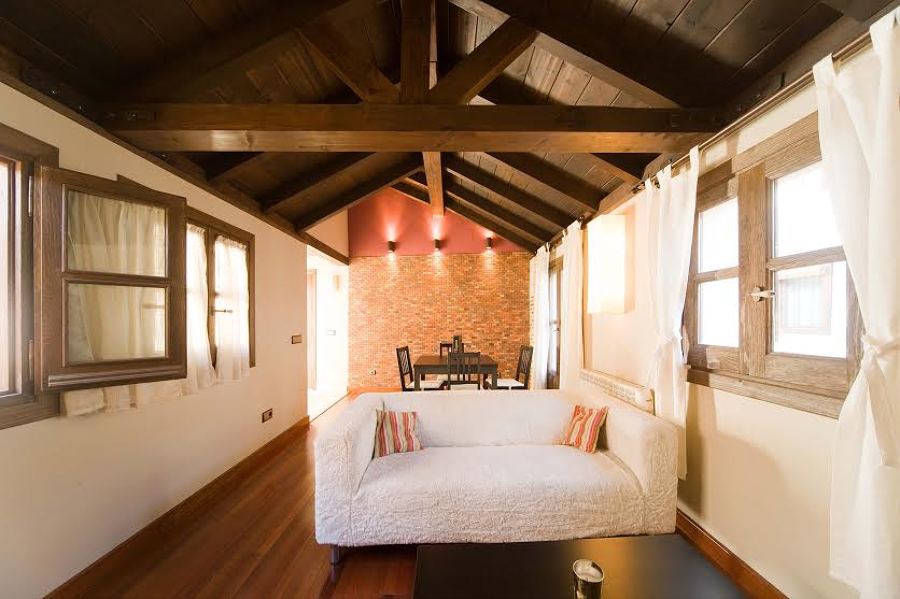  CUBIERTA EN MADERA PARA SALÓN