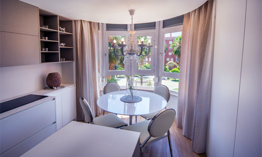 Comedor en la cocina con vistas