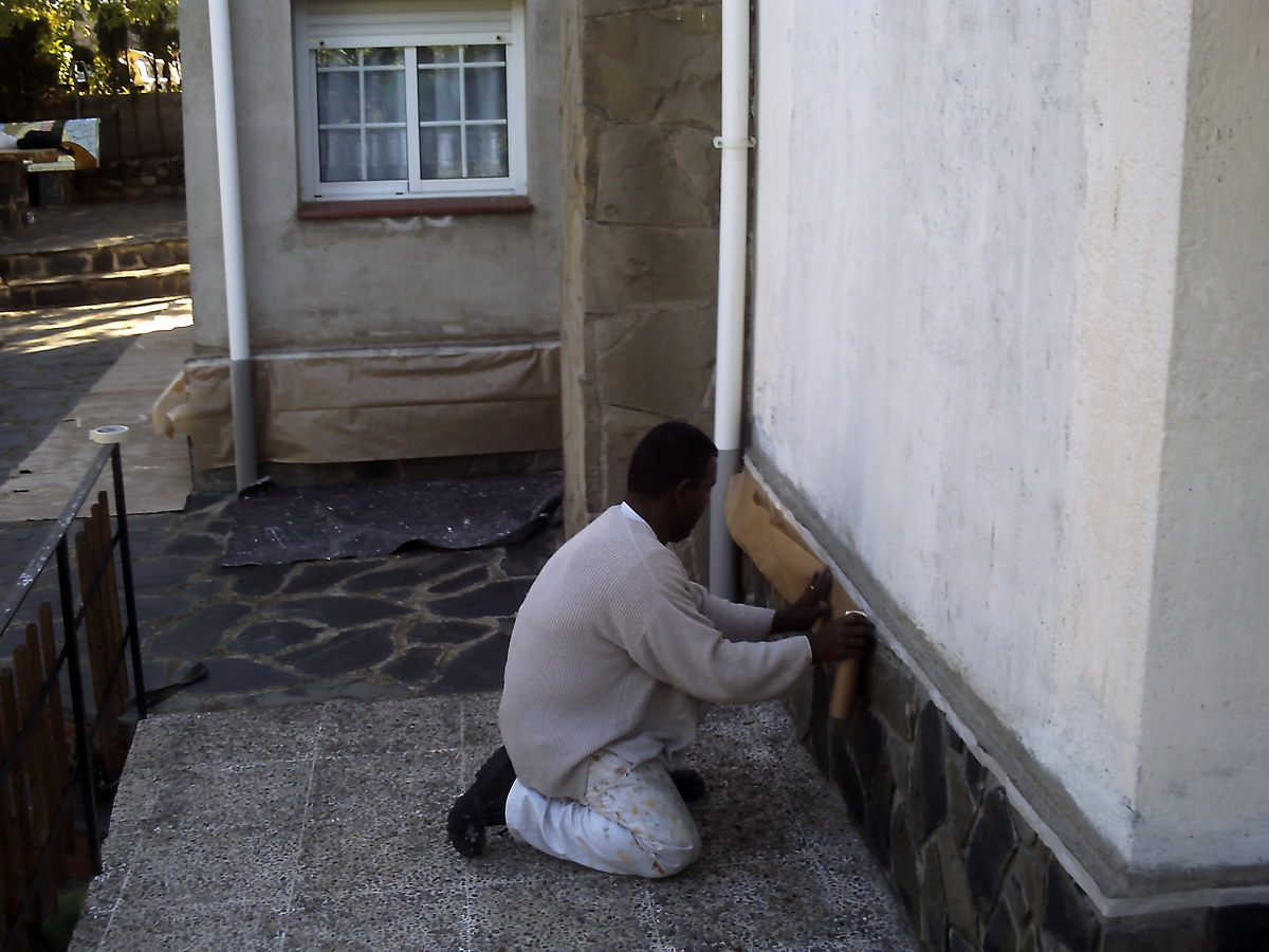 PREPARANDO FACHADA ANTES DE PINTARLA.