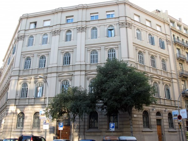 Primera Construcción – Reforma general, Los jesuitas  caspe lauria