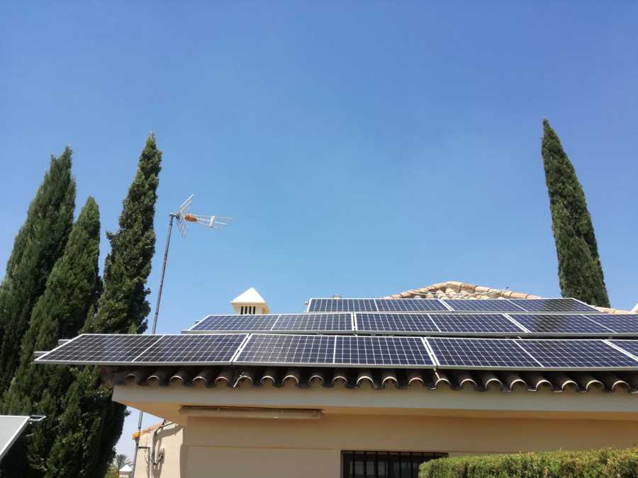 Instalación Energías Renovables. Paneles Solares