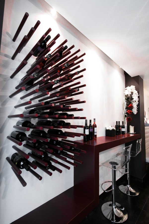 Proyecto de Restaurante Italiano en Sitges_Detalle Botellero en Recepción