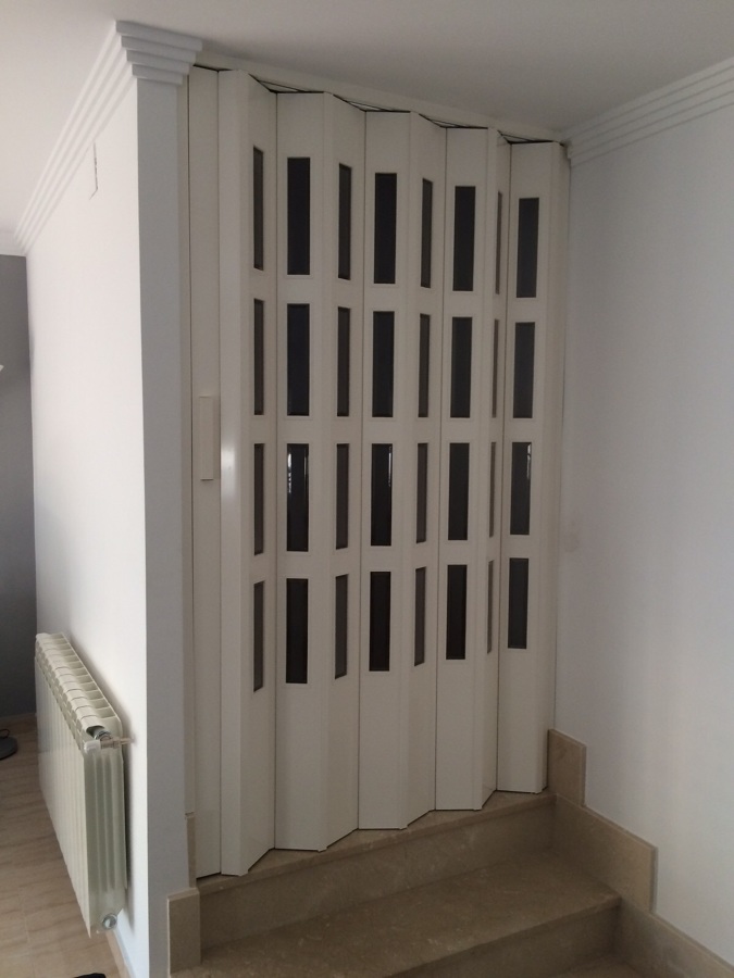 PUERTA DE PASO PLEGABLE