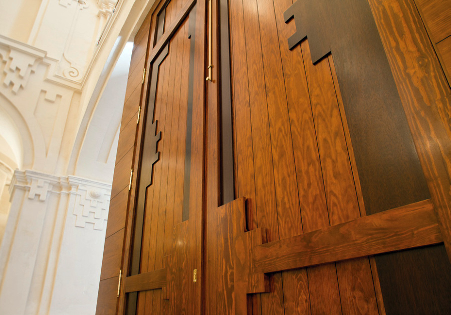 Puerta a medida de grandes dimensiones