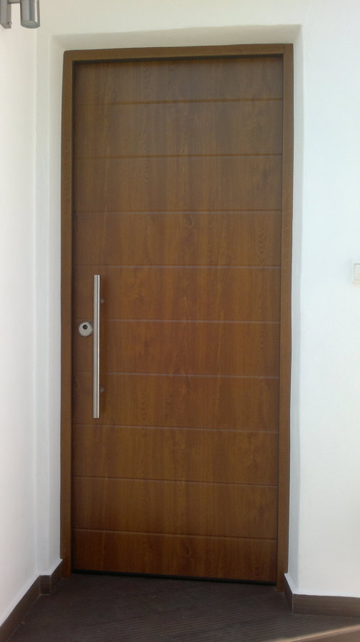 Puerta acorazada de exterior.