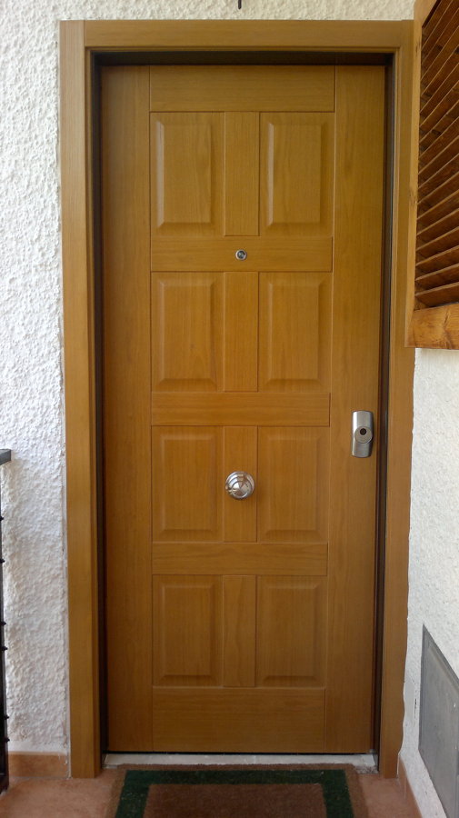 Puerta acorazada de exterior