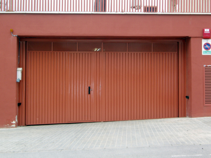 PUERTA BATIENTE MOD. 2 HOJAS